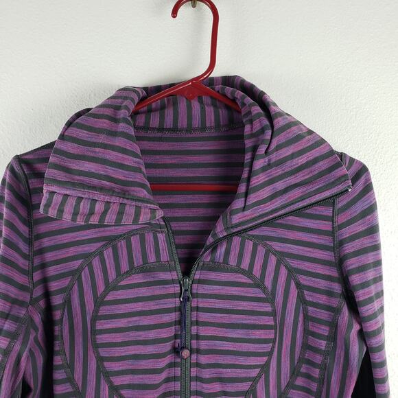 Lululemon Women's 6 In Stride Jacket Full‎ Zip Hoodie Purple Black Stripe Sporty - Picture 2 of 8